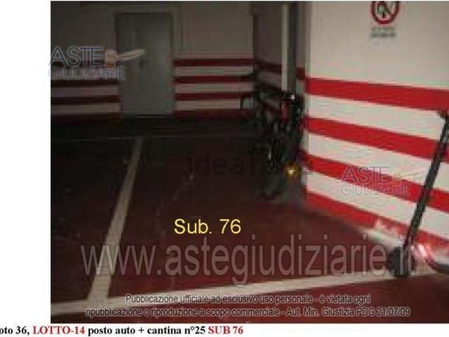 Garage in vendita di m² in Via Francesco Ciusa, 7