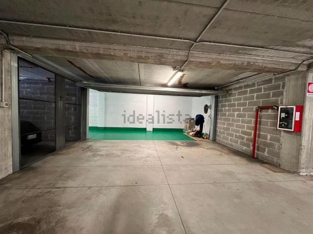 Garage in vendita di m² in Via Francesco Crispi, 113