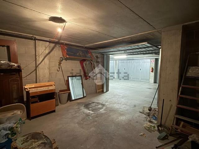Garage in vendita di m² in Via Francesco Crispi, 29