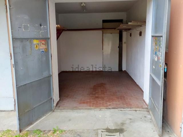 Garage in vendita di m² in Via Francesco Guardi, 8