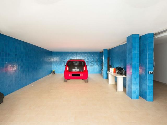 Garage in vendita di m² in Via Francesco Pigafetta