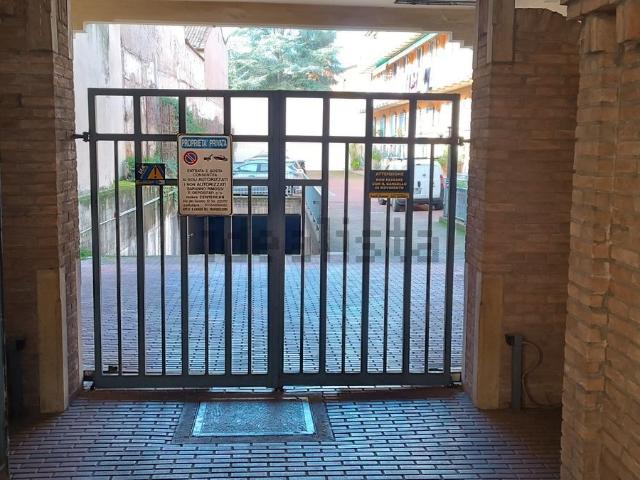 Garage in vendita di m² in Via Frassinago, 23