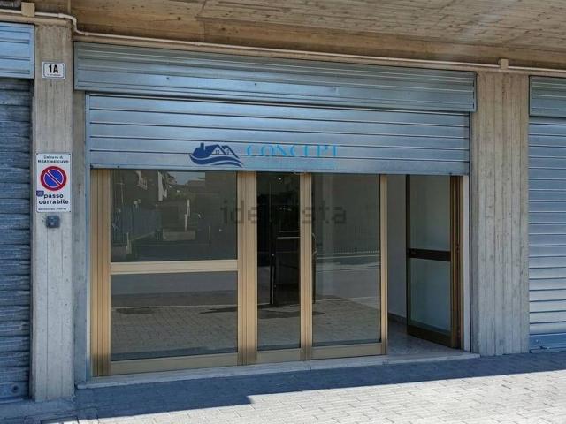 Garage in vendita di m² in Via G. Marconi, 1