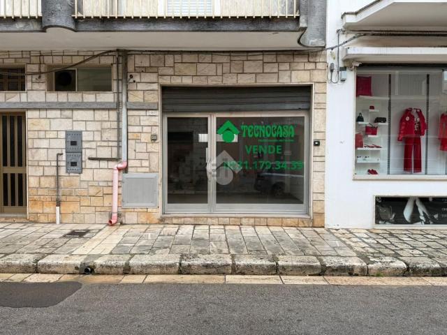 Garage in vendita di m² in Via Garibaldi, 180