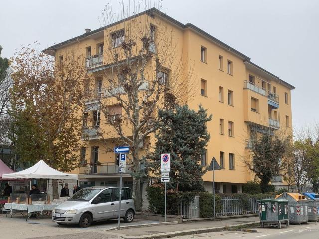 Garage in vendita di m² in Via Genuzio Bentini, 40