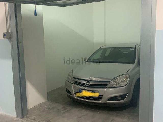 Garage in vendita di m² in Via Germania