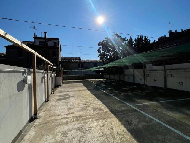 Garage in vendita di m² in Via Ghisiglieri