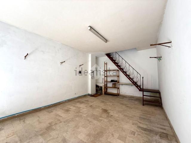 Garage in vendita di m² in Via Giovanni Chiarini, 116