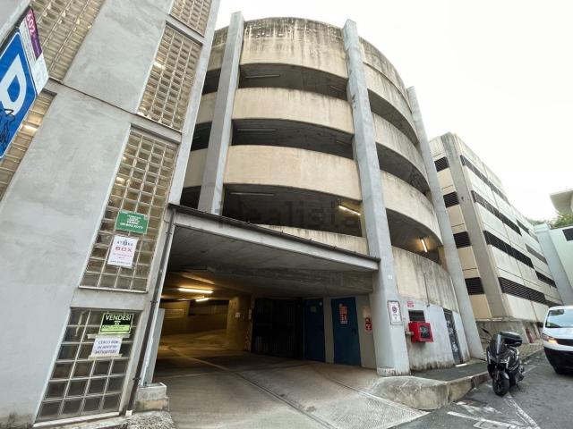 Garage in vendita di m² in Via Giovanni Costantini, 1