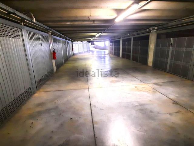 Garage in vendita di m² in Via Giovanni Costantini