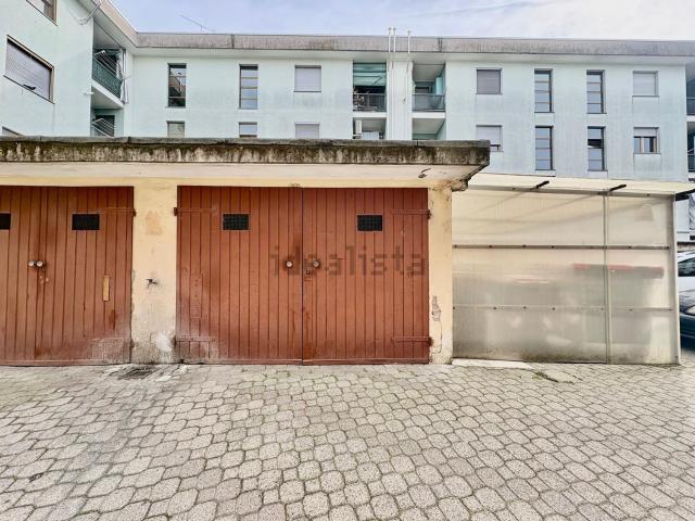 Garage in vendita di m² in Via Giovanni Gnifetti, 15