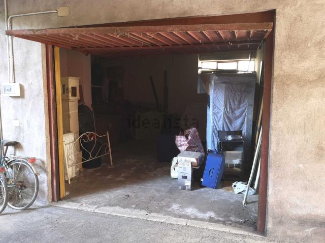 Garage in vendita di m² in Via giovanni grasso