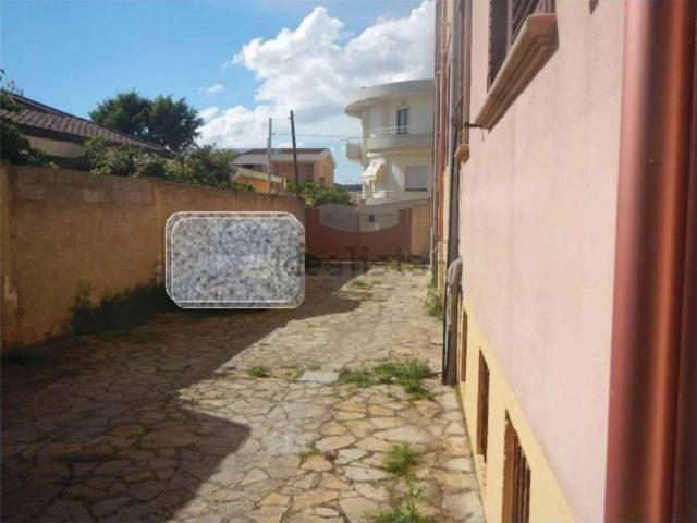 Garage in vendita di m² in Via Giovanni Segantini