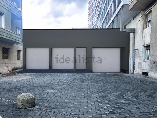 Garage in vendita di m² in Via Gioacchino Murat, 8