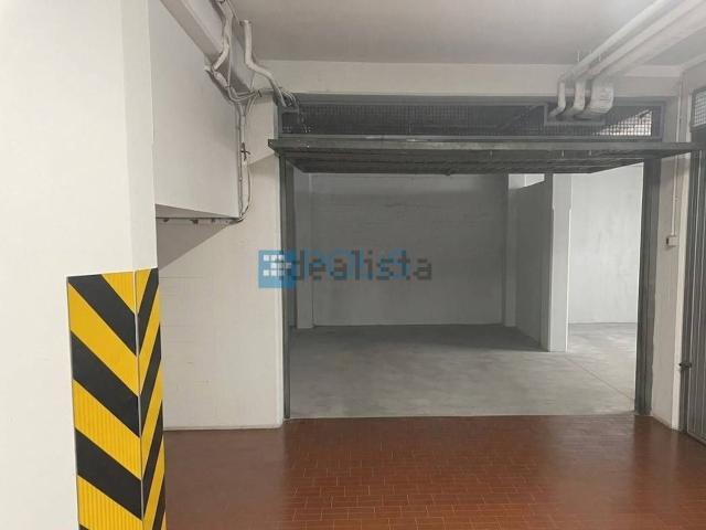 Garage in vendita di m² in Via Giorgio Rizzardi, 39