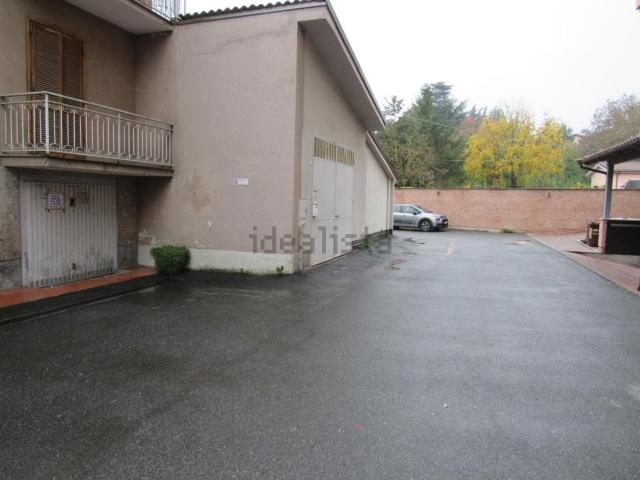 Garage in vendita di m² in Via Giordano Bruno