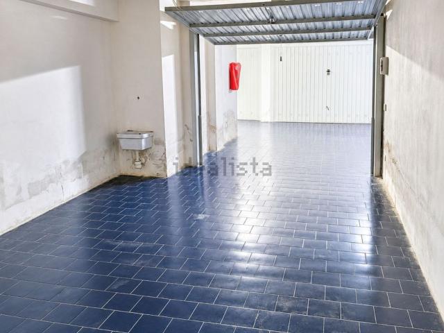 Garage in vendita di m² in Via Giacomo Brodolini, 12