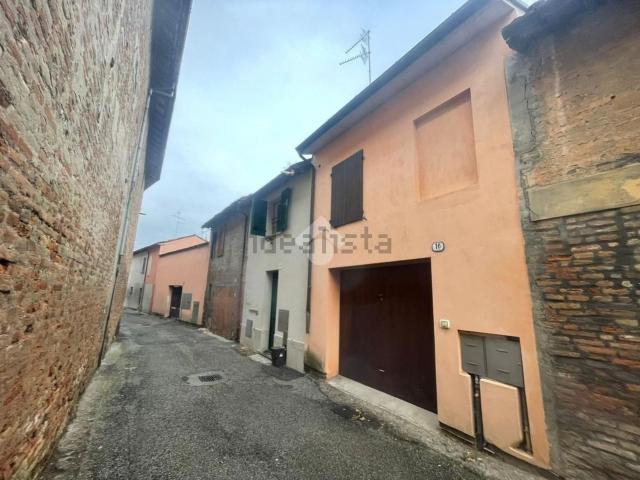 Garage in vendita di m² in Via Giacomo Gaiani, 18
