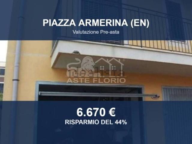 Garage in vendita di m² in Via Giacomo Puccini