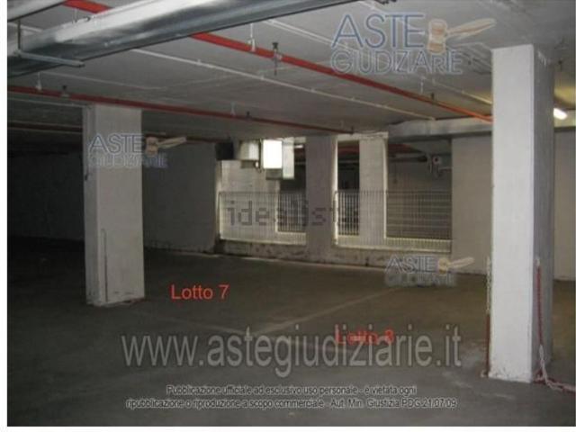 Garage in vendita di m² in Via Giacomo Puccini, 4