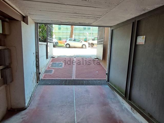 Garage in vendita di m² in Via Giambattista Morgagni