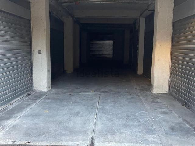 Garage in vendita di m² in Via Giarre, 18
