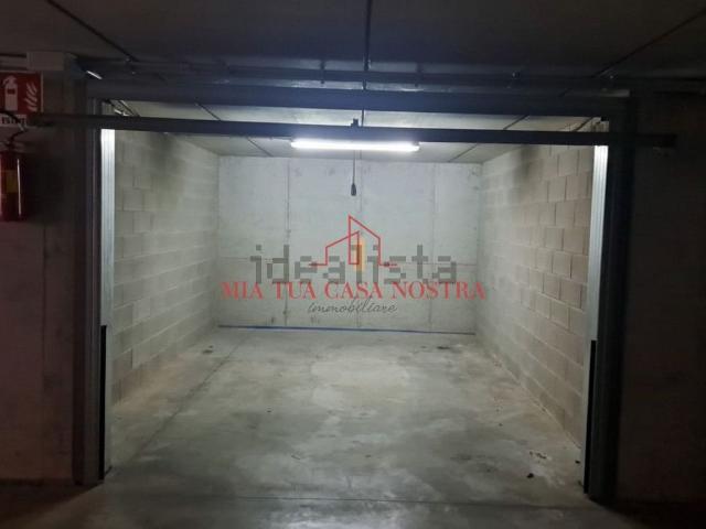 Garage in vendita di m² in Via Girolamo Fracastoro