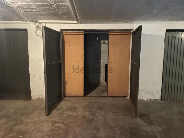 Garage in vendita di m² in Via Giuseppe Verdi