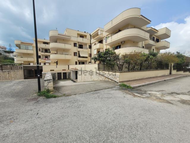 Garage in vendita di m² in Via Giuseppe Verdi, 113