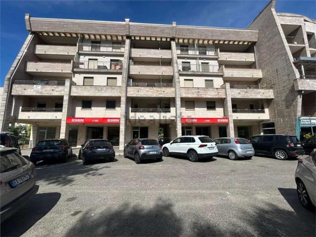 Garage in vendita di m² in Via Giuseppe Verdi