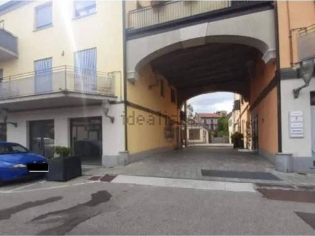 Garage in vendita di m² in Via Giuseppe Verdi, 25