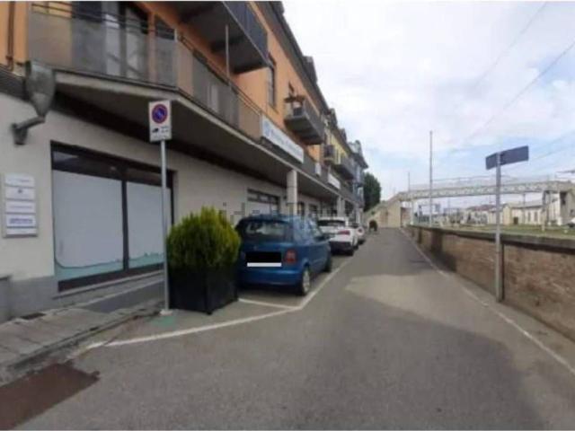 Garage in vendita di m² in Via Giuseppe Verdi, 25
