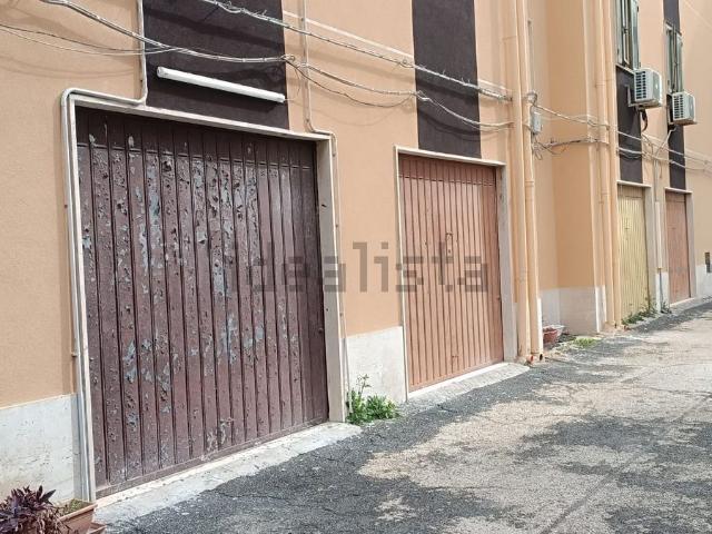 Garage in vendita di m² in Via Giuseppe Amato, 54