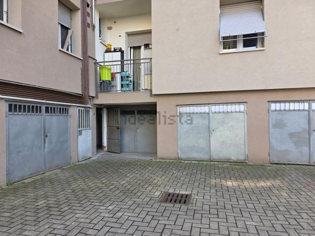 Garage in vendita di m² in Via Giuseppe Bandi