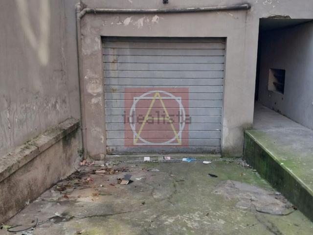 Garage in vendita di m² in Via Giuseppe Crespi, 37