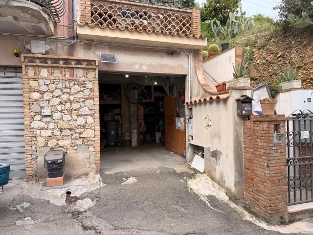 Garage in vendita di m² in Via Giuseppe di Vittorio, 34