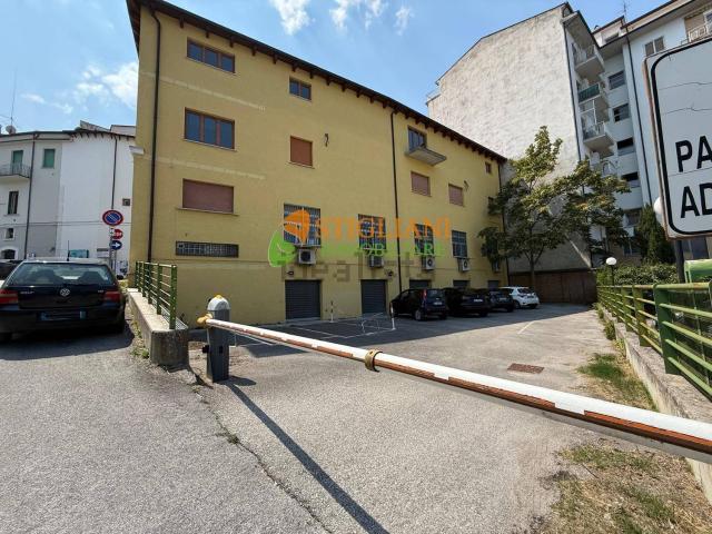 Garage in vendita di m² in Via Giuseppe Garibaldi