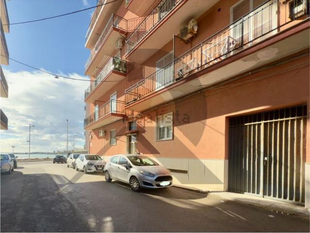 Garage in vendita di m² in Via Giuseppe Mazzini, 4