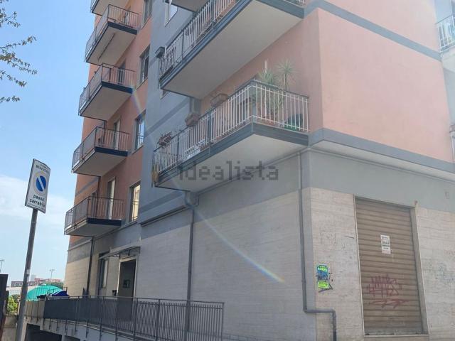 Garage in vendita di m² in Via Giuseppe Piermarini, 17