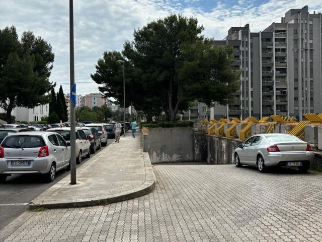 Garage in vendita di m² in Via Giustino Fortunato, 3