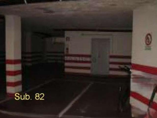 Garage in vendita di m² in Via Grazia Deledda
