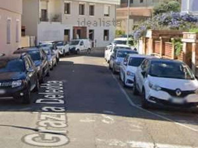 Garage in vendita di m² in Via Grazia Deledda