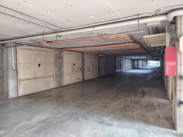Garage in vendita di m² in Via Gramsci, 200