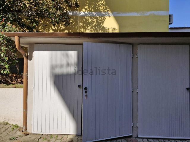 Garage in vendita di m² in Via Guido Boggiani