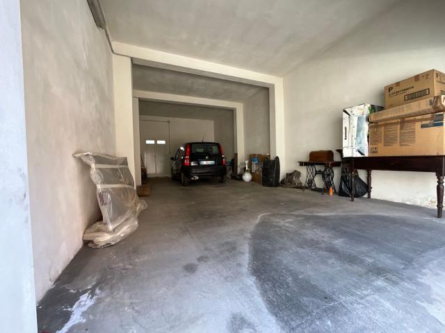 Garage in vendita di m² in Via Guseppe Giusti
