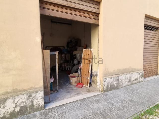 Garage in vendita di m² in Via Istria, 8