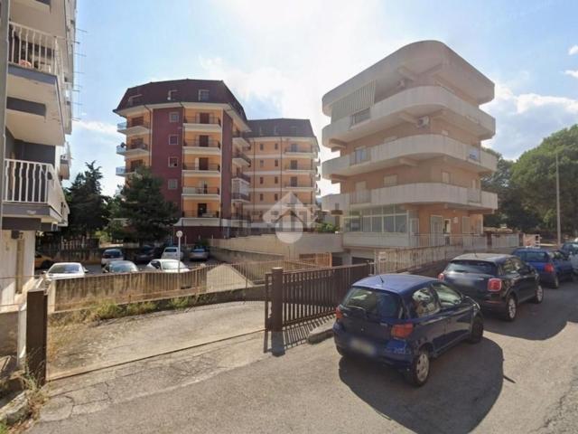 Garage in vendita di m² in Via Ippocrate
