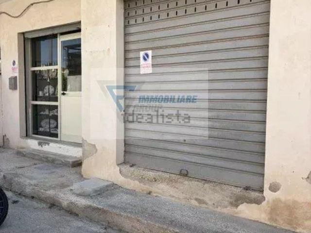 Garage in vendita di m² in Via Irlanda