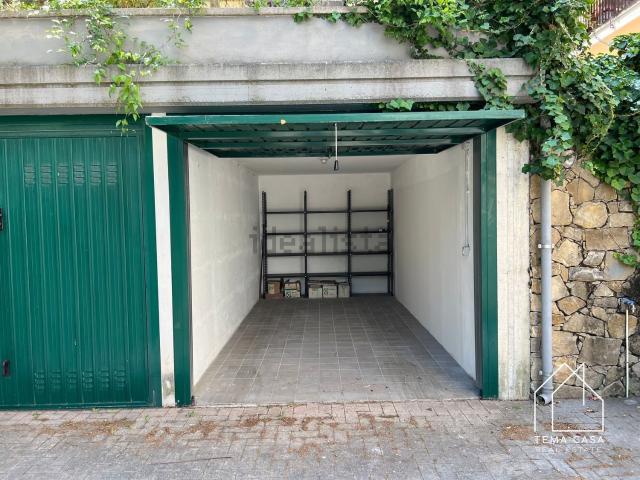 Garage in vendita di m² in Via Lamarmora, 50