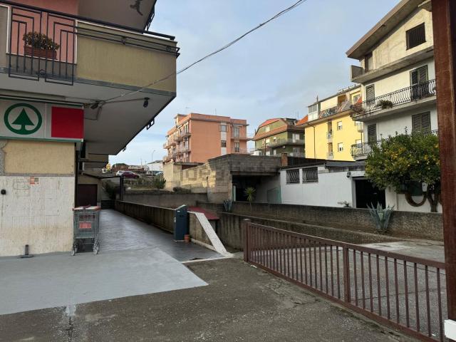 Garage in vendita di m² in Via Lacquari